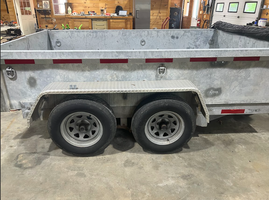 REFURBISHED BRI-MAR 5,000lb cw, 3500lb per axle, Dump Trailer, Motorized Lift, Double Axle, 4 tires, Galvanized steel (r