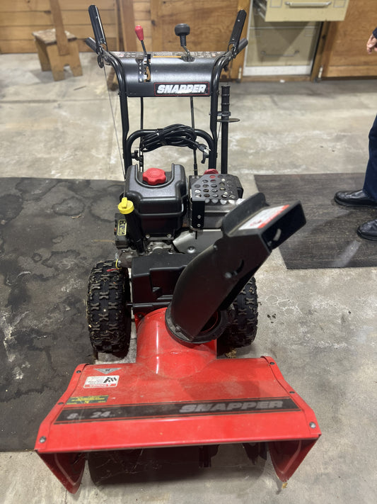 USED Snapper Snowblower, 8hp, 24" wide, gas power - 18245E